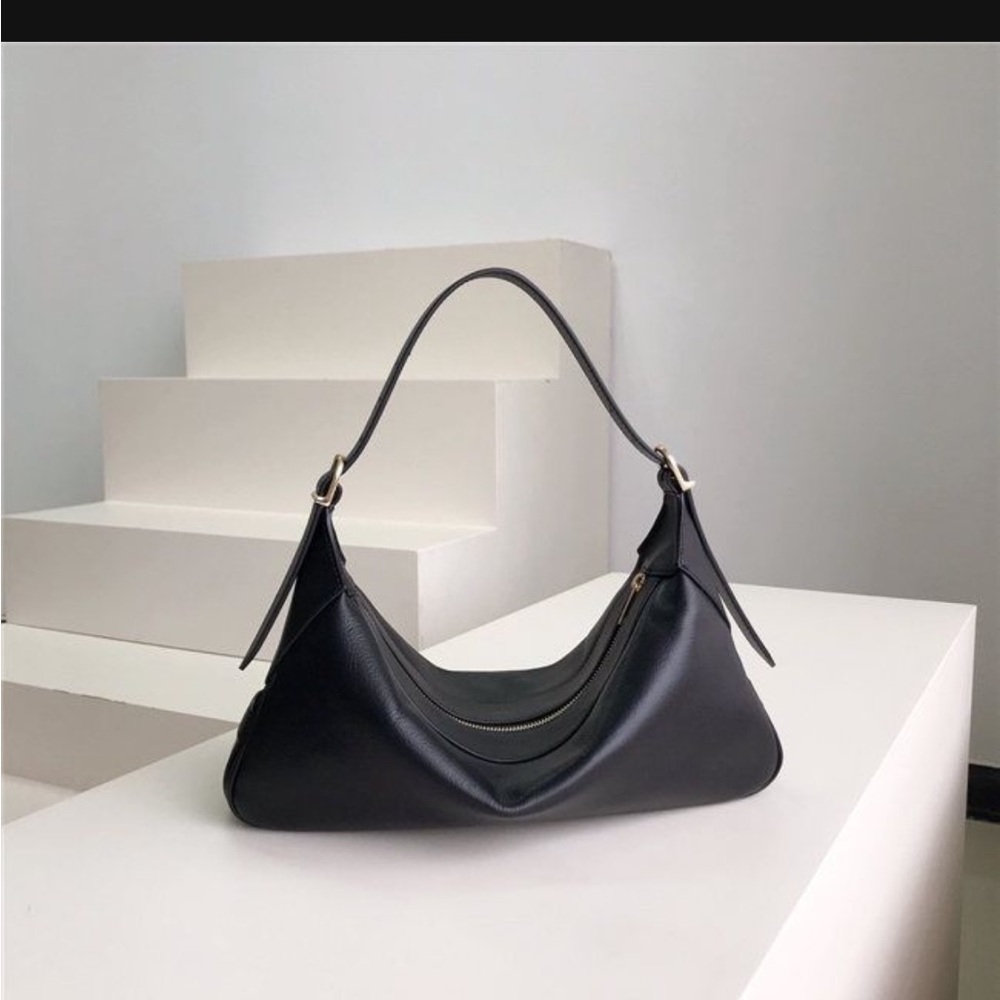 Elegant Black Leather Handbag